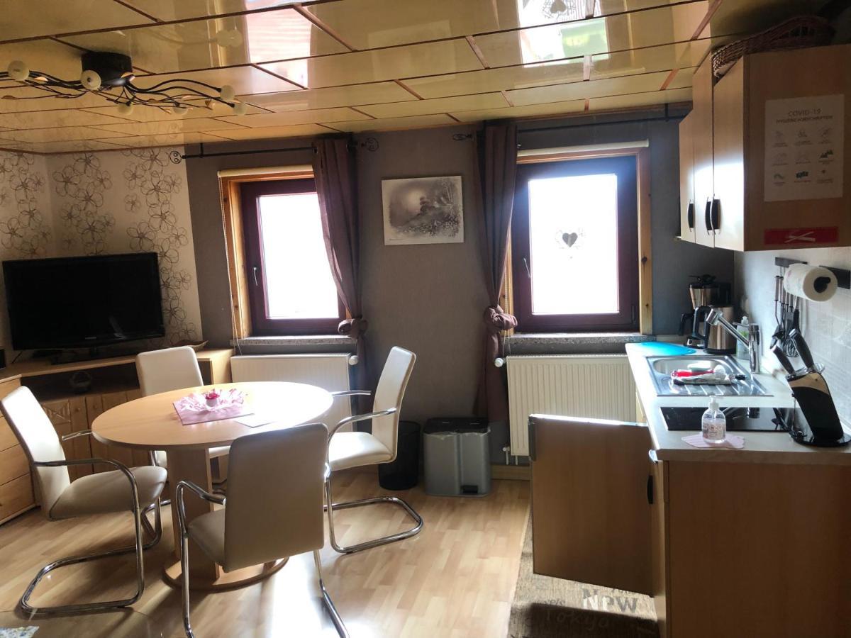 Ferienwohnung Dietlinde Bad Blankenburg Bagian luar foto