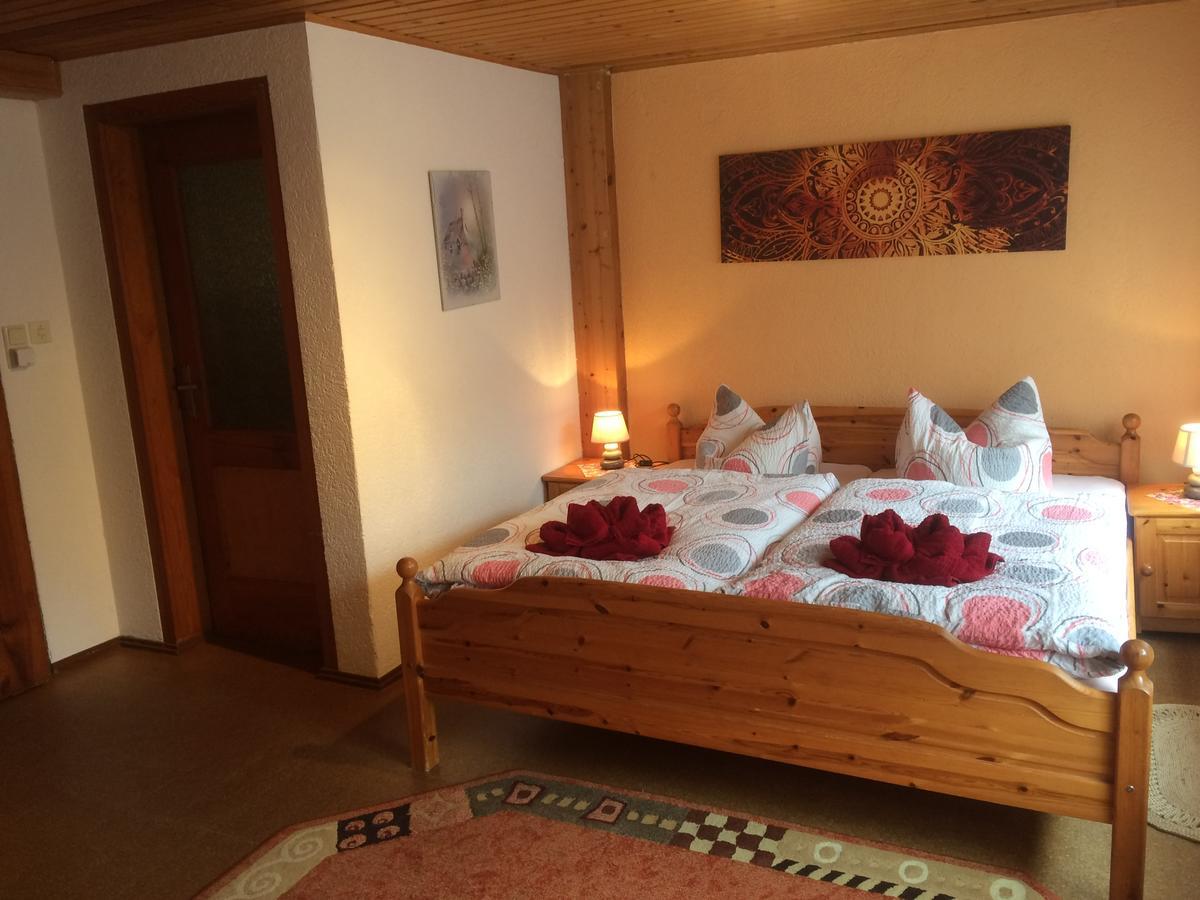 Ferienwohnung Dietlinde Bad Blankenburg Bagian luar foto